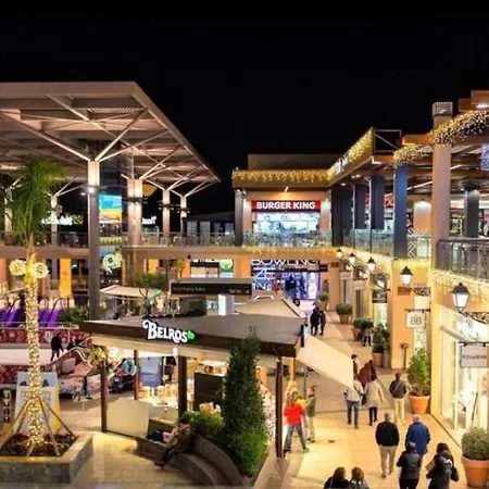 With Pool & Balcony Less Than 10min Walk To La Mata Beach! Torrevieja