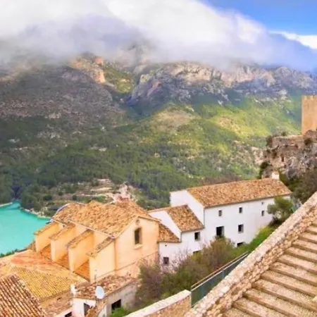 With Pool & Balcony Less Than 10min Walk To La Mata Beach! Torrevieja