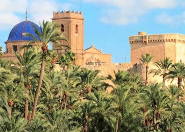 With Pool & Balcony Less Than 10min Walk To La Mata Beach! *