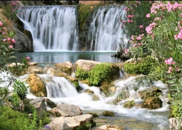 With Pool & Balcony Less Than 10min Walk To La Mata Beach! Torrevieja