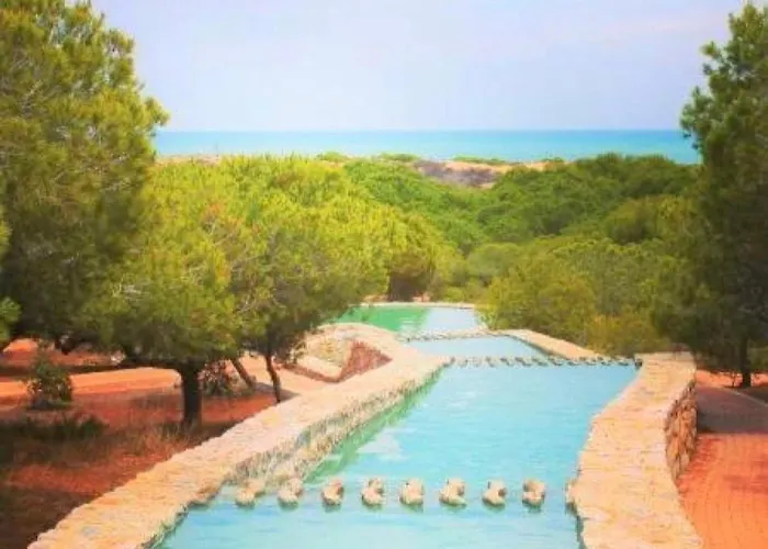 With Pool & Balcony Less Than 10min Walk To La Mata Beach! * Torrevieja