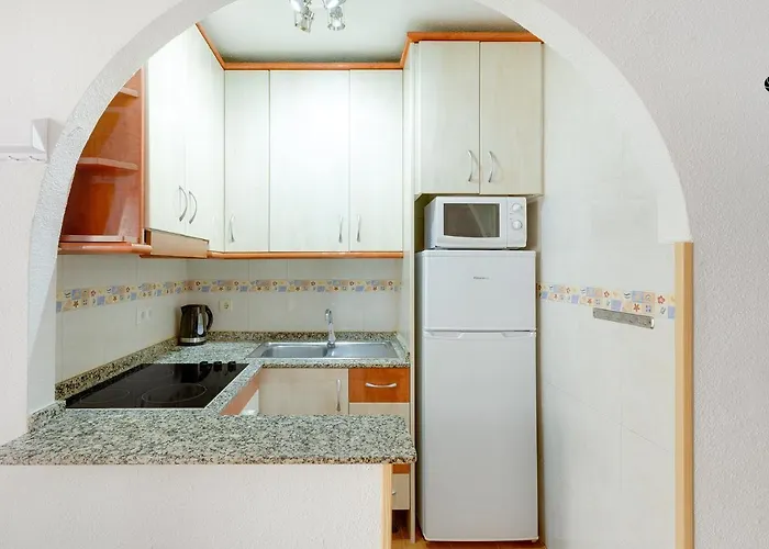 With Pool & Balcony Less Than 10min Walk To La Mata Beach! Torrevieja