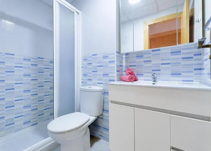 With Pool & Balcony Less Than 10min Walk To La Mata Beach! Torrevieja